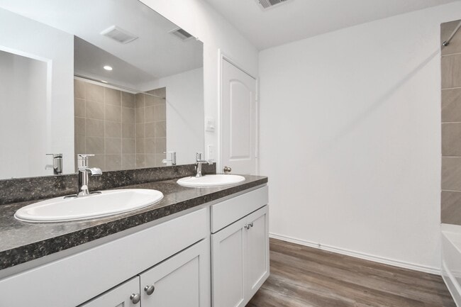 Building Photo - 24430 Elmwood Falls Dr