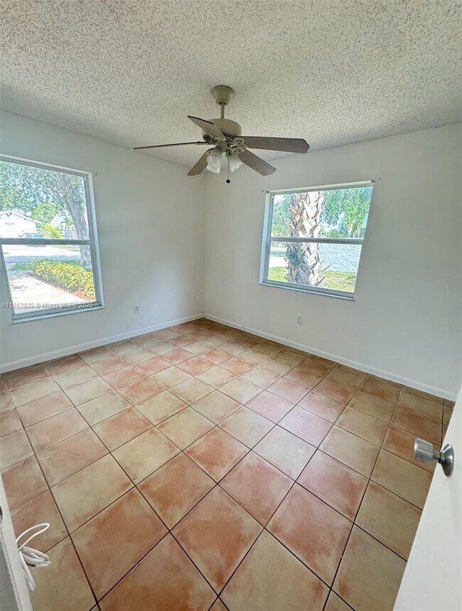 Building Photo - 1327 Riverside Cir