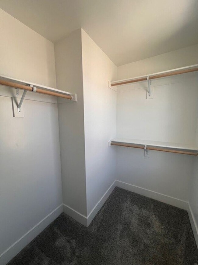 Building Photo - Newer Construction 3 Bedroom + Bonus Room ...