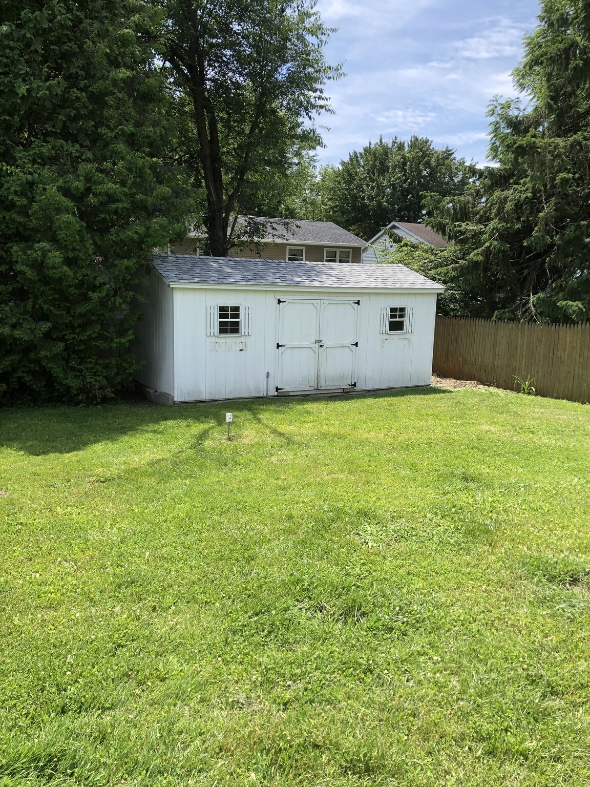 Building Photo - 144 Seeley St