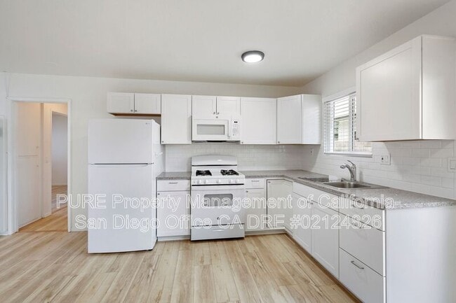 Building Photo - 528 7th St