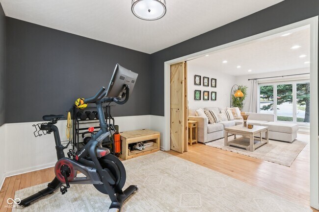 Building Photo - 521 Thornberry Dr