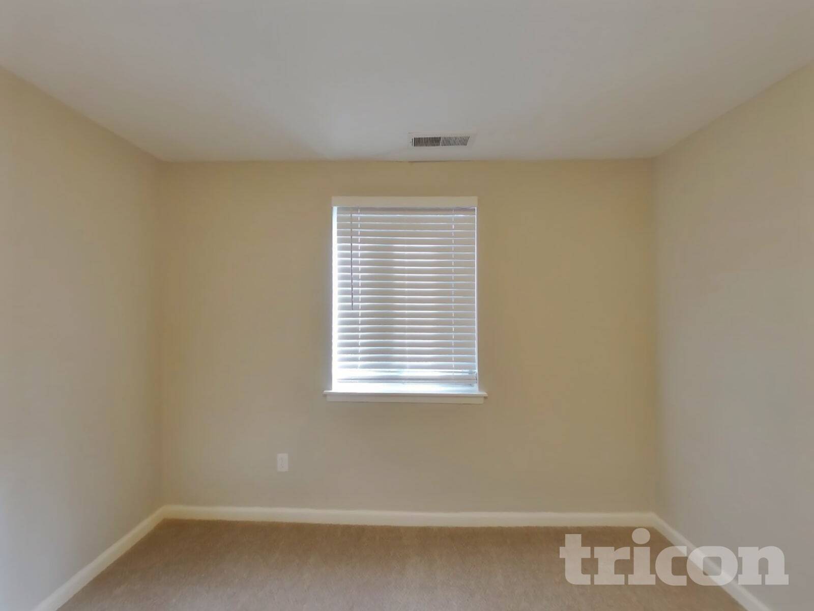 Building Photo - 586 Saratoga Rd