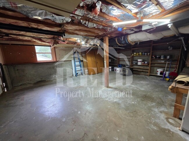 Building Photo - Central Kitsap Home with Large Fenced Yard Close to Shopping, Base, & Kitsap Lake