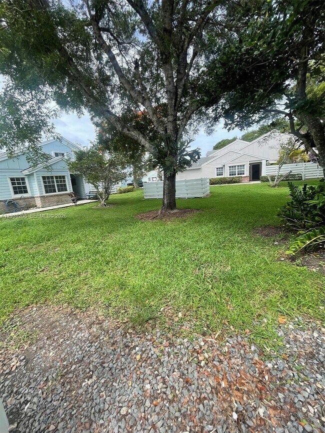 Building Photo - 13706 SW 147th Cir Ln
