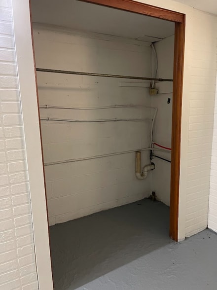 Building Photo - 228 Gatewood Rd