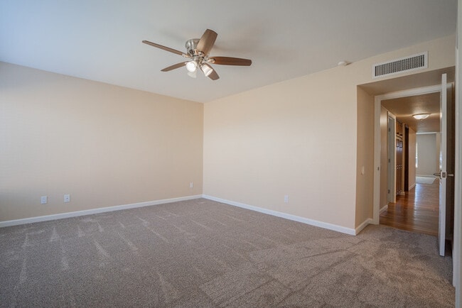 Building Photo - 1610 E Windjammer Way