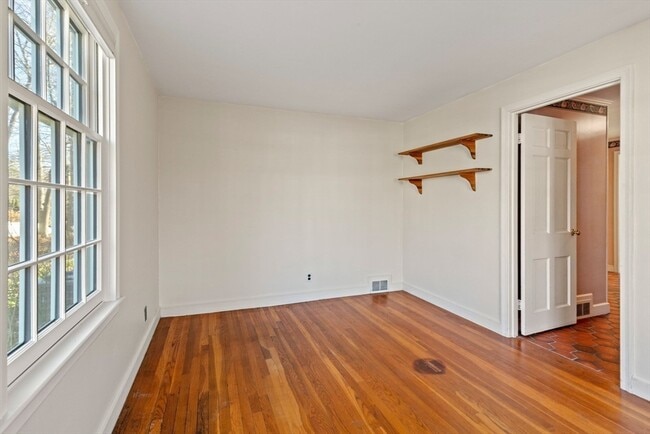 Building Photo - 68 Westgate