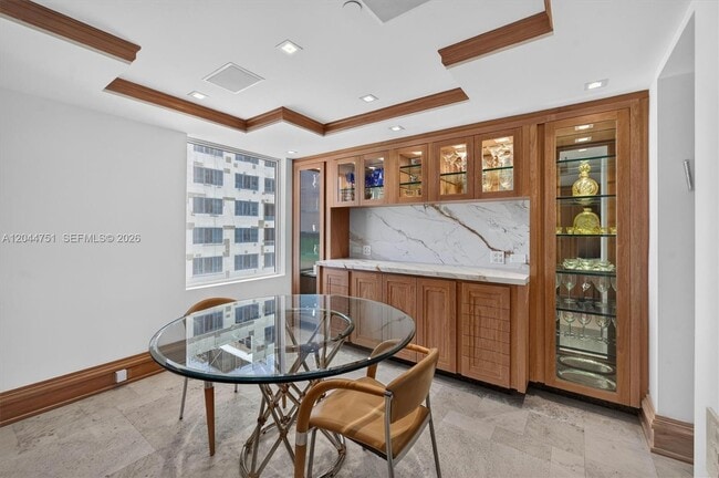 Building Photo - 5025 Collins Ave