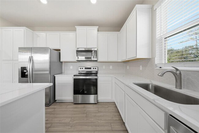 Building Photo - 11405 Cay Spruce Wy