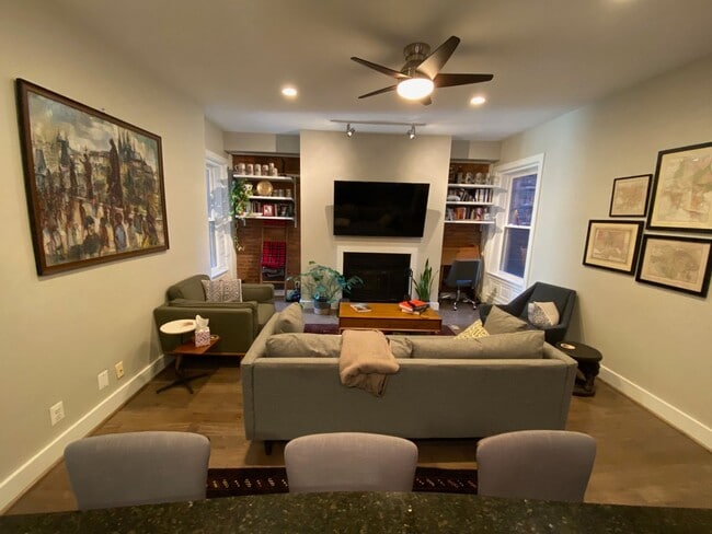 Building Photo - Lovely 2 BR/1 BA Condo in Columbia Heights!