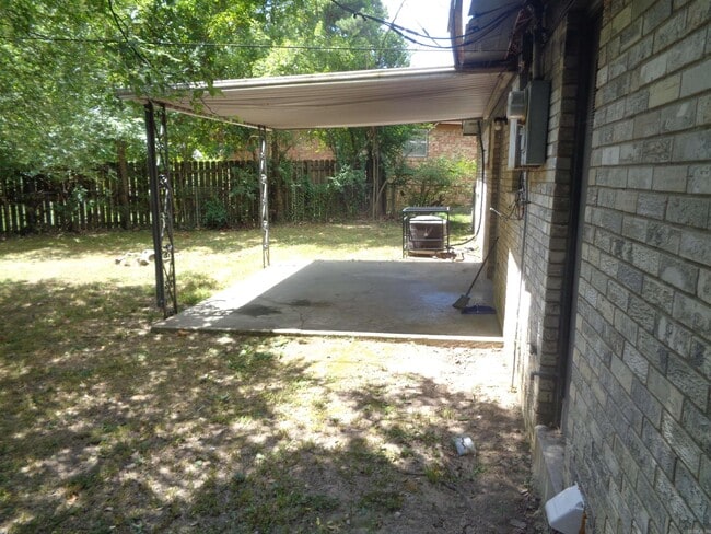 Building Photo - 2915 Wynne Dr