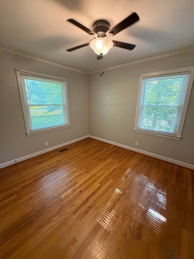 Building Photo - Beautifully updated, white-painted brick h...