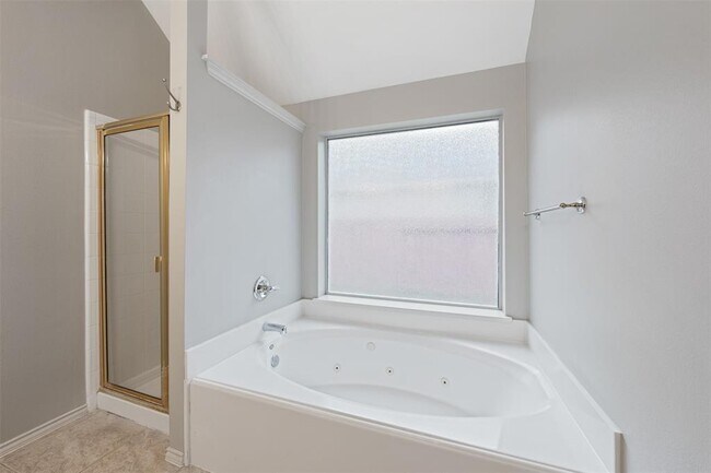 Building Photo - 21922 Rivergate Ct