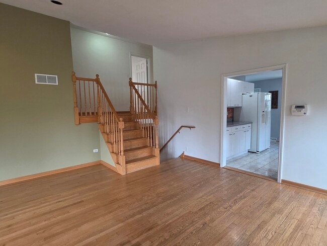 Building Photo - 8418 W Crain St