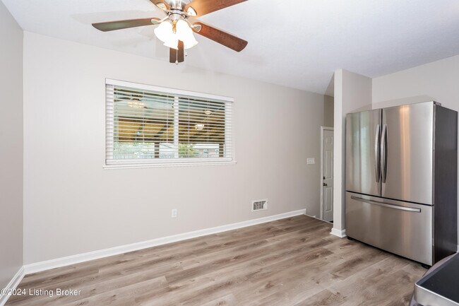 Building Photo - 5911 Carmelwood Cir