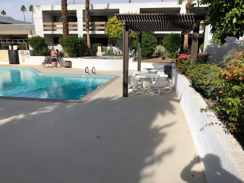 Building Photo - 5301 E Waverly Dr