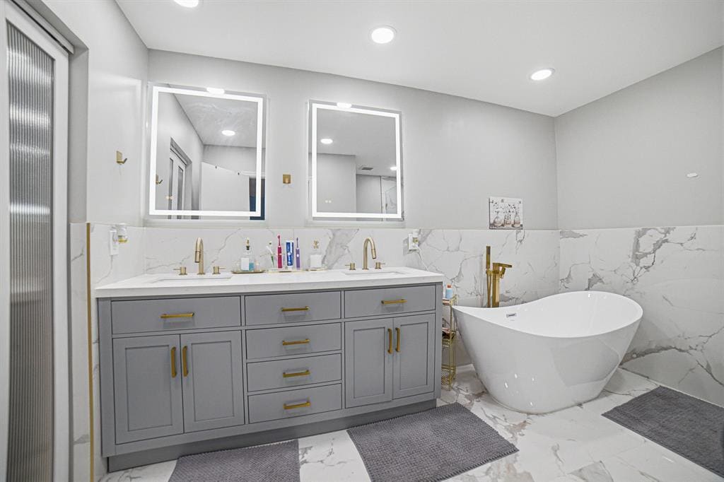 Building Photo - 6466 Buena Vista Dr