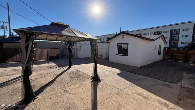 Building Photo - 419 N 20th St