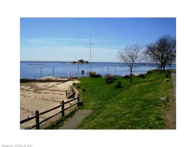 Building Photo - 207 Linden Ave