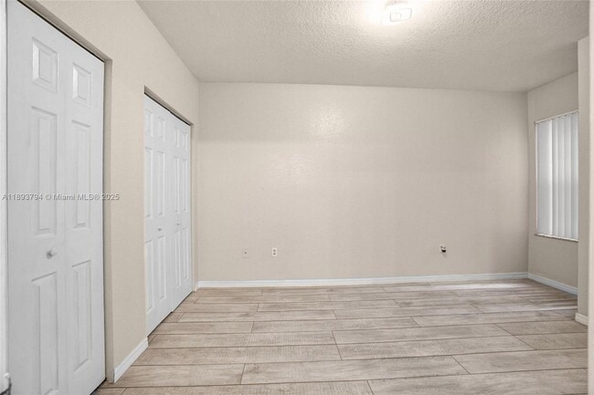 Building Photo - 1008 Belmont Ln