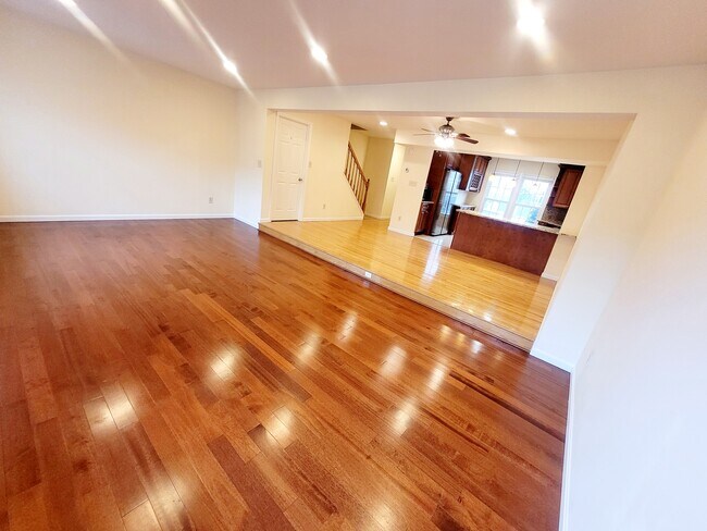 Building Photo - 7415 Fountain Head Dr