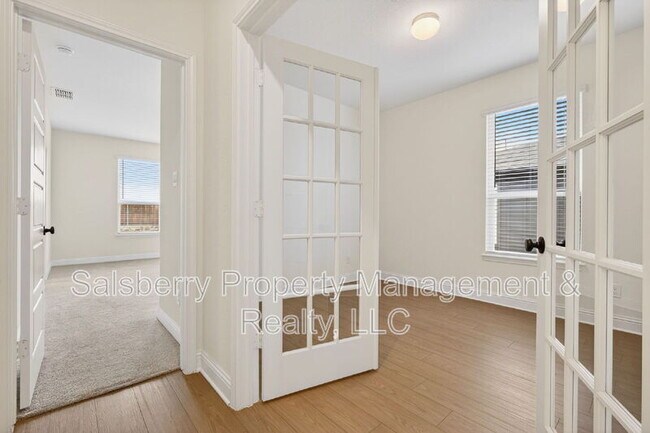 Building Photo - 125 Gallegos Dr