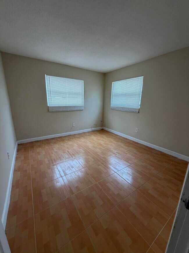 Building Photo - 3660 SW 60th Ave