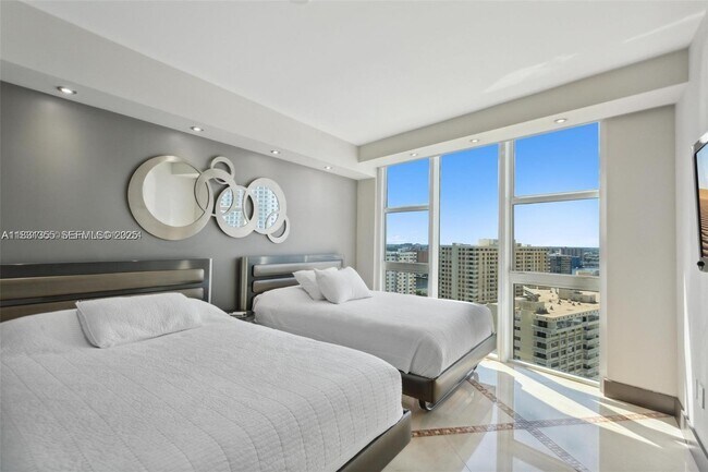 Building Photo - 1800 S Ocean Dr