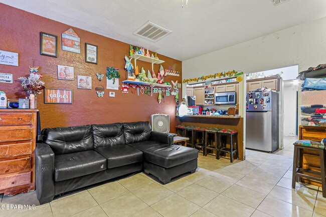 Building Photo - 209 N Seville Dr