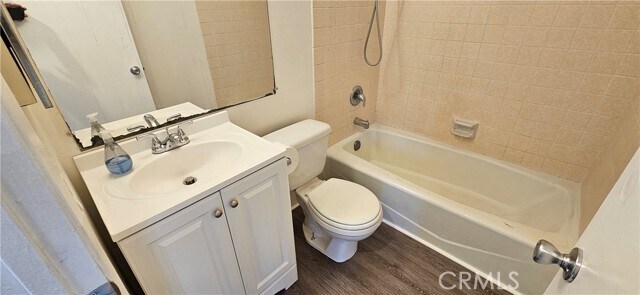 Building Photo - 614 S Lake St