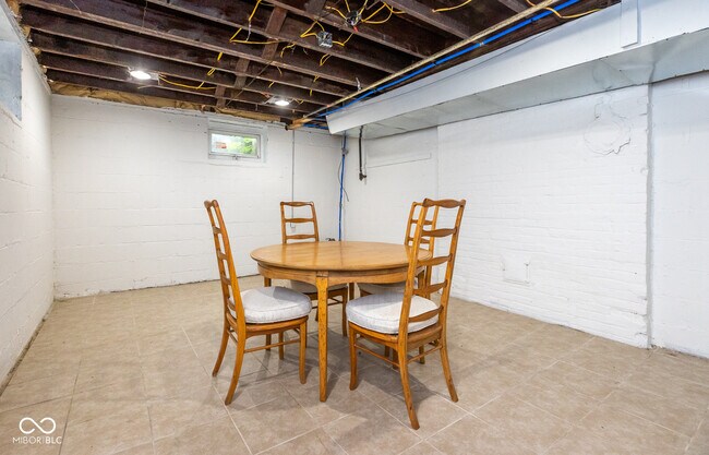 Building Photo - 3605 Hemlock Ave