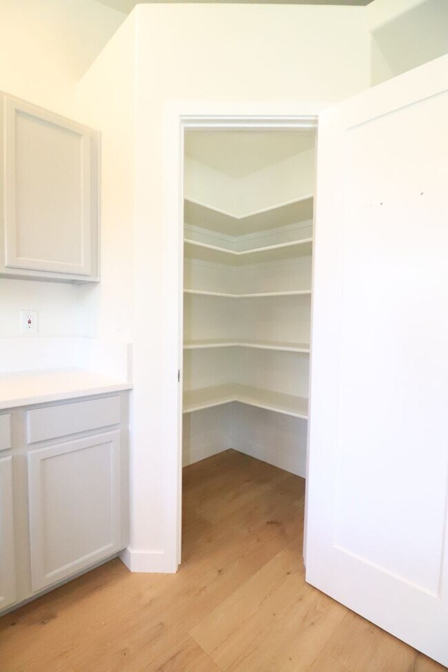 Building Photo - 4BD/3B Nampa Home – Short-Term-6 Month Lease Option!