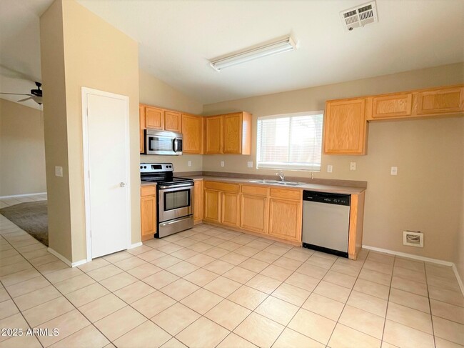 Building Photo - 6717 E Lush Vista View