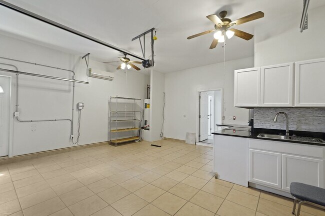 Building Photo - Come Home Smiling to This Beautiful 3-Bed, 3-Bath in Port Wentworth!