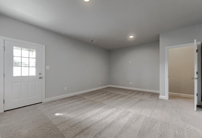 Building Photo - Sullivan Lane