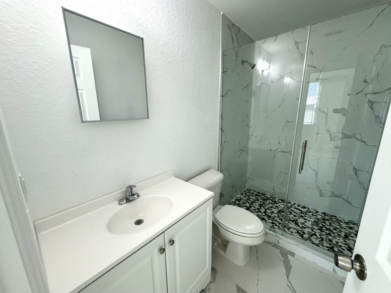 Building Photo - 746 SW 8th Terrace