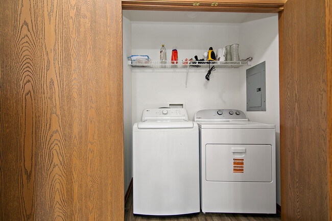 Building Photo - 315 N School St