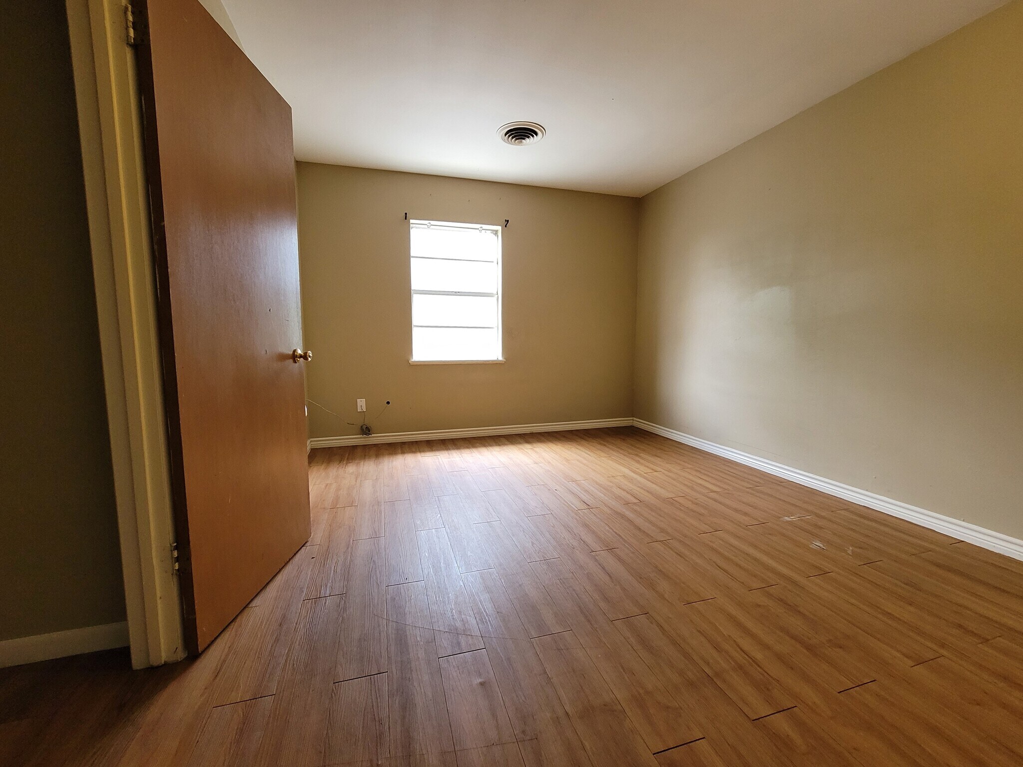 Building Photo - 703 Booker St