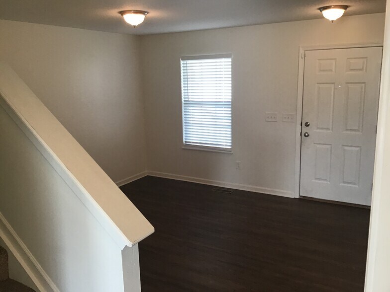 Building Photo - 122 Faulkner Dr