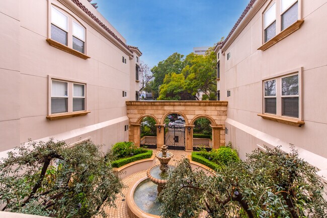 Primary Photo - 1658 Camden Ave