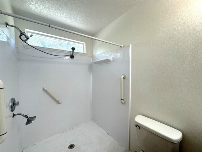 Building Photo - 1648 Dunlap Dr