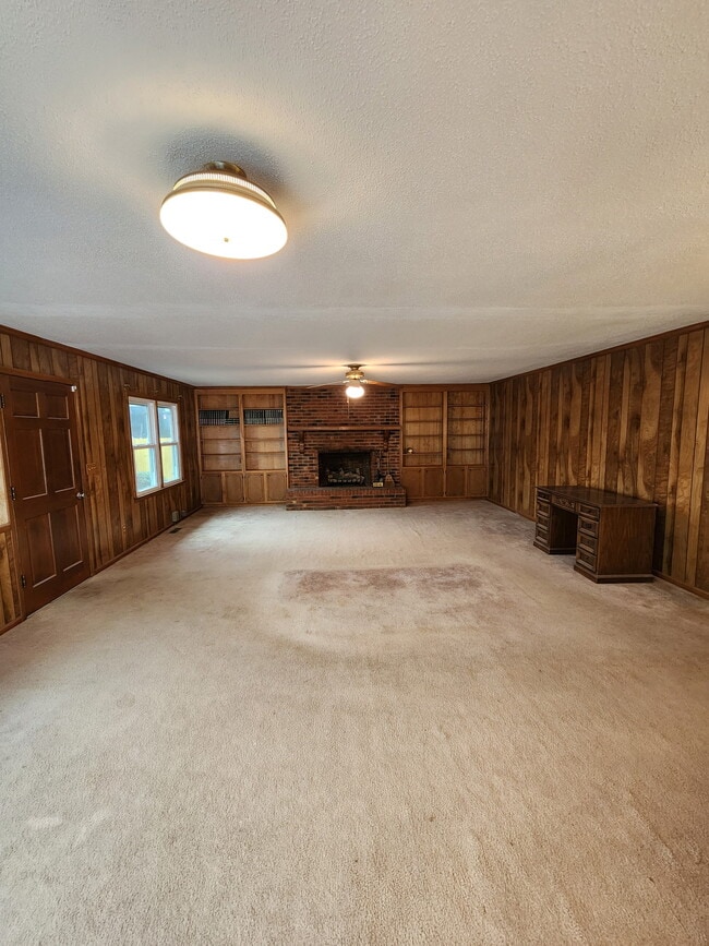 Building Photo - 2017 Filbert Hwy