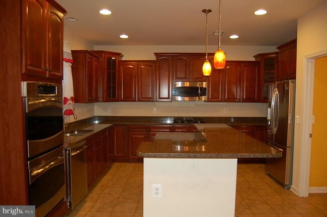 Building Photo - 12699 Lakeside Ct
