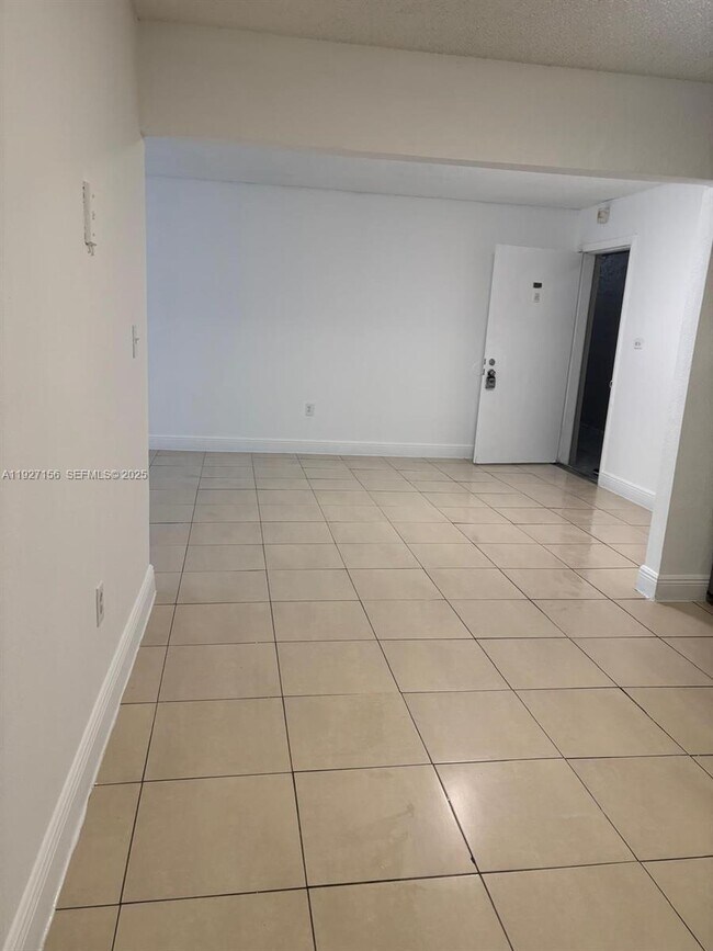 Building Photo - 5100 SW 41st St