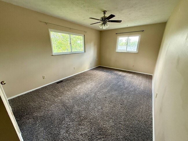 Building Photo - 70 Kesling Dr
