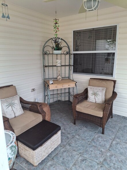 Building Photo - 1606 Campos Dr