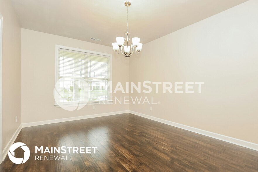 Building Photo - 9004 Outpost Dr