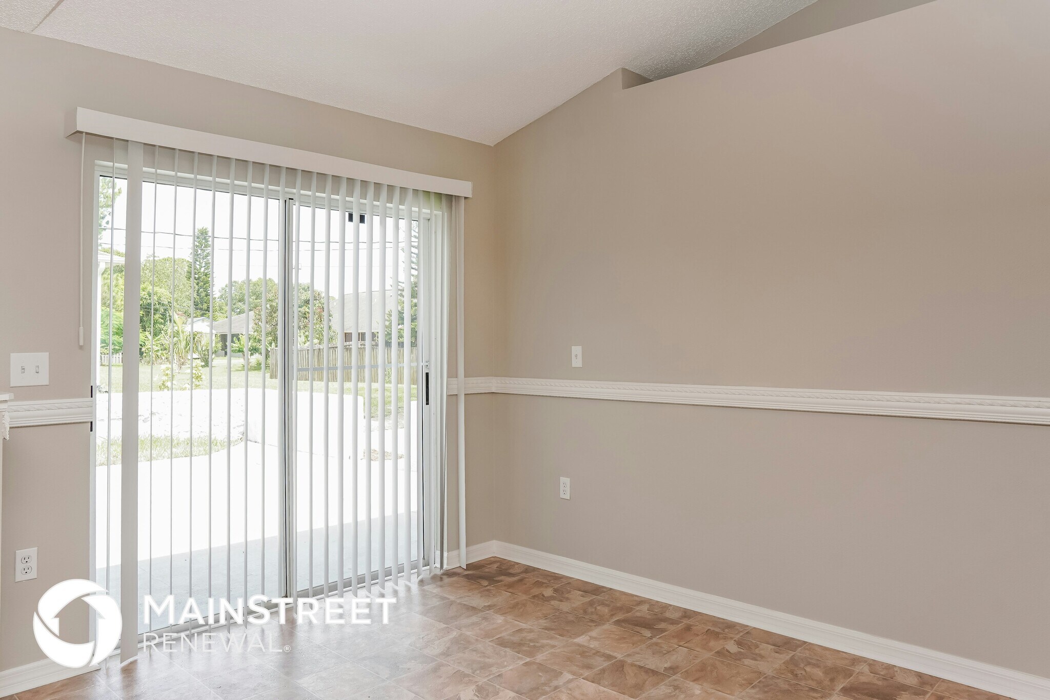 Building Photo - 1394 Gillott St NW