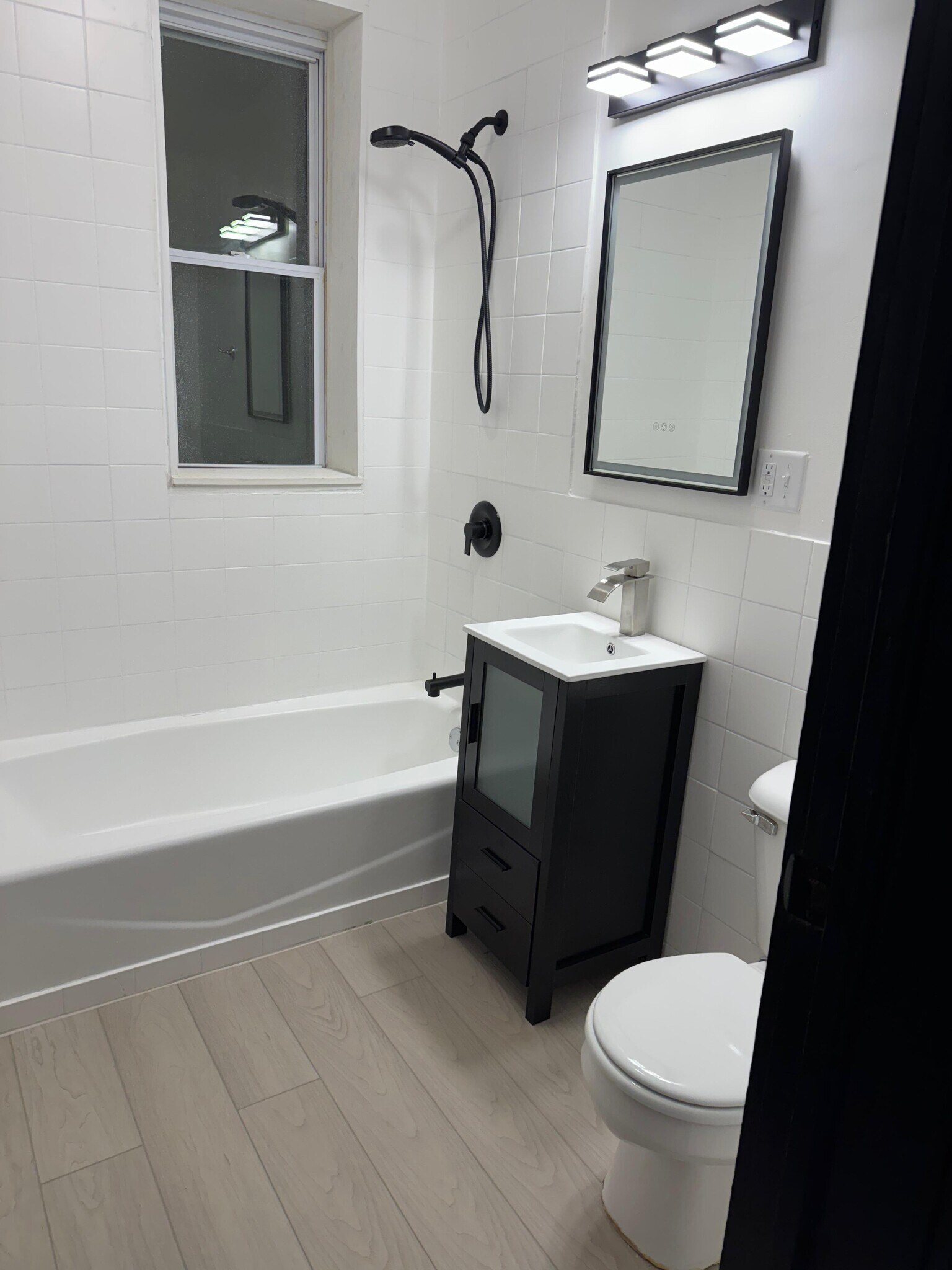 Building Photo - 2132 S Harding Ave